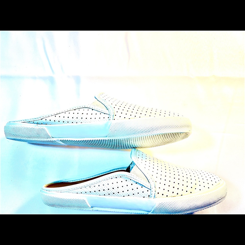 Kenneth Cole Reaction White Perforated Slip-on Shoes Salt Tae LE Womens Sz 8.5. - Picture 4 of 11
